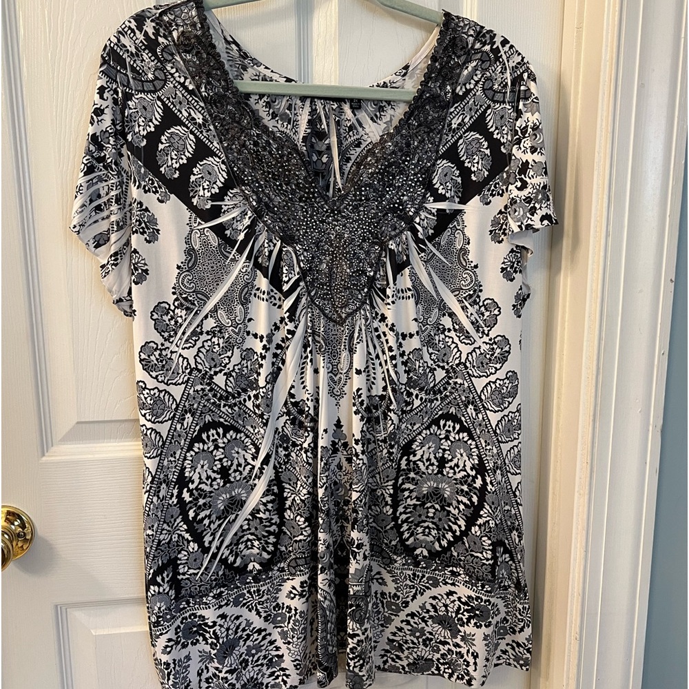 Apt 9 Slinky Black & White Embellished Top Sz 2X